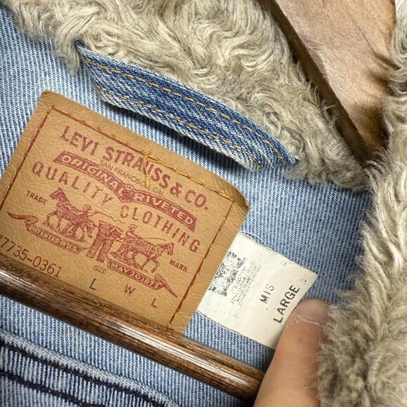 Vintage Levis Denim Jacket Women's Large MIS blue Fur Collar 77735-0361 Cropped - Picture 4 of 11